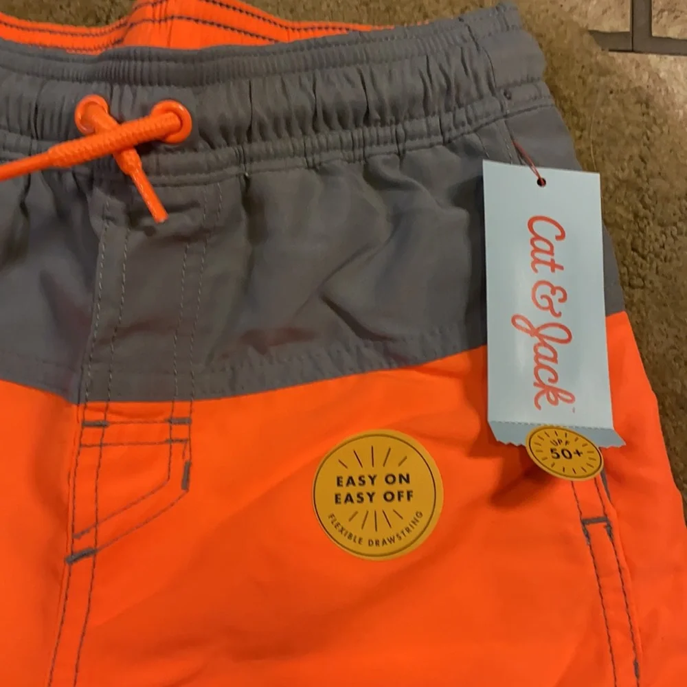 🎁 Boys Swimming Shorts - Picture 2 of 4